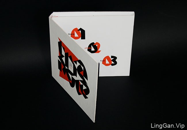 国外Triangle字样创意简洁书籍设计