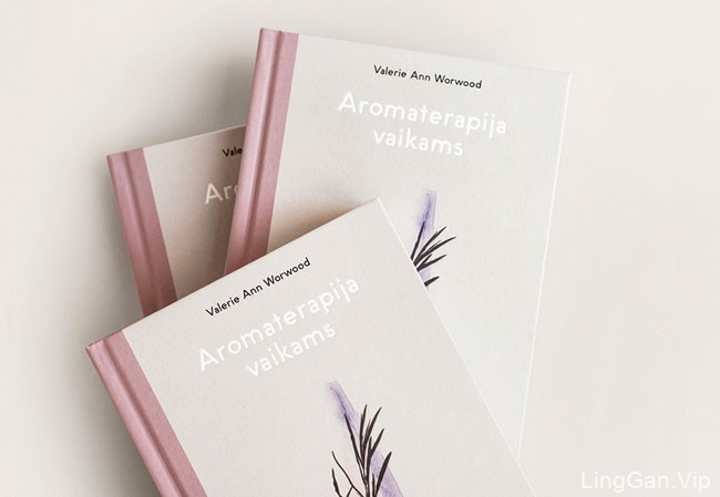 关于香薰与按摩的《Aromatherapy》书籍设计
